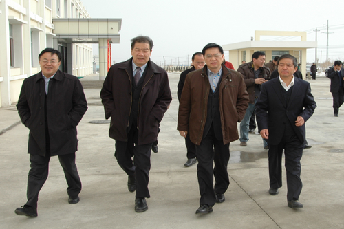 蘭州海關關長張銀喜等領導到敦煌種業(yè)百佳食品公司調(diào)研