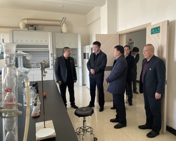 酒泉市政府黨組成員、副市長哈里別克來敦煌種業(yè)調研指導工作